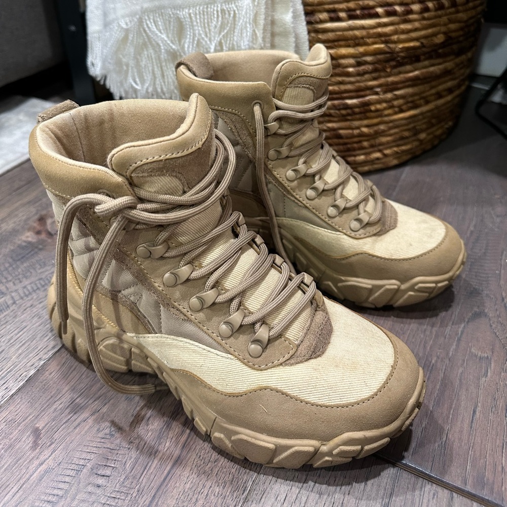 ZARA Flat Ankle Hiking Boots